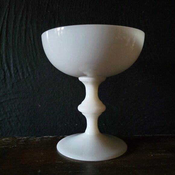 Vintage Vallerysthal French White Opaline Champagne Coupe Glass Elegant Stemware - Picture 2 of 4